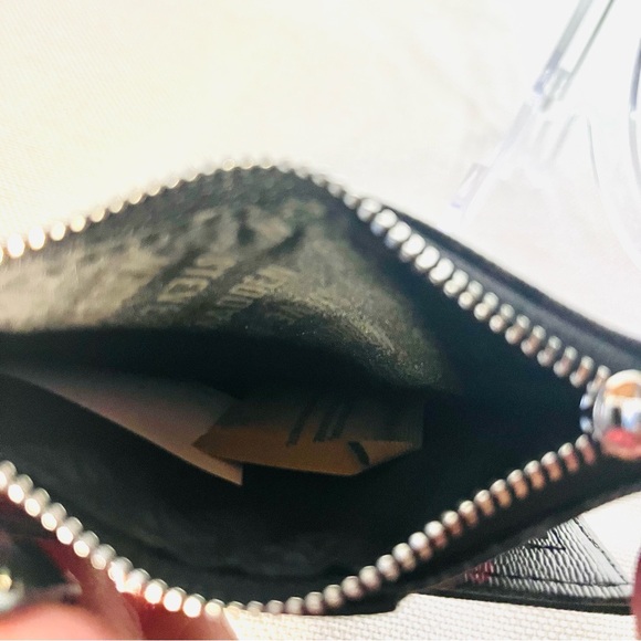 Steve Madden Gray and Black with Red Hearts Card Holder Coin Purse - New - Picture 6 of 8